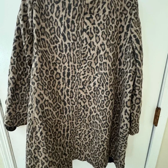 Boden Leopard Print Teddy Jacket - Picture 7 of 10